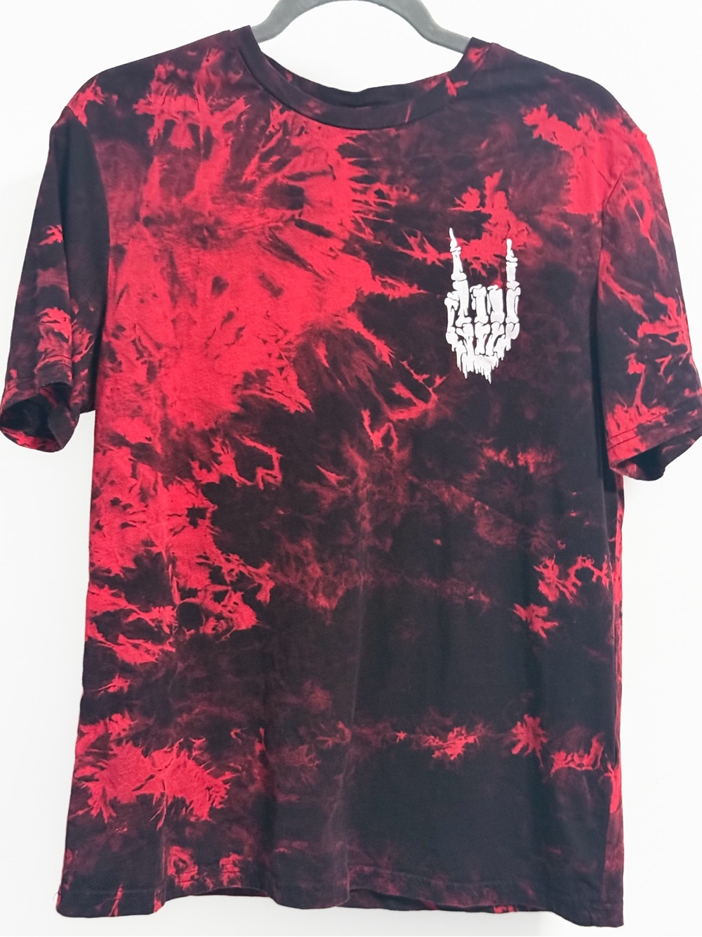 MANFINITY Red Black Tie Dye Skeleton Hand Graphic Tee Large Punk
